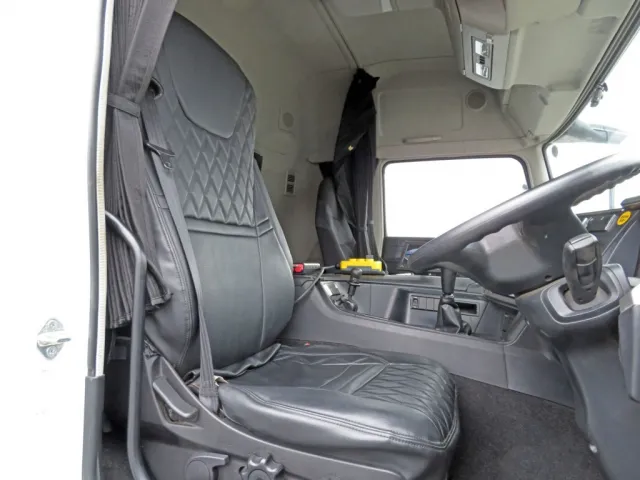 運転席座面にヘタリがあります。|三菱 スーパーグレート 2KG-FV70HYの写真7