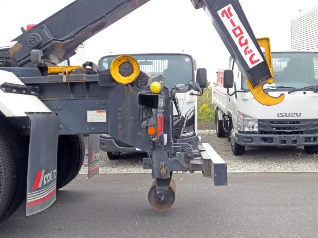 リアジャッキは油圧式です。|三菱 スーパーグレート 2KG-FV70HYの写真9