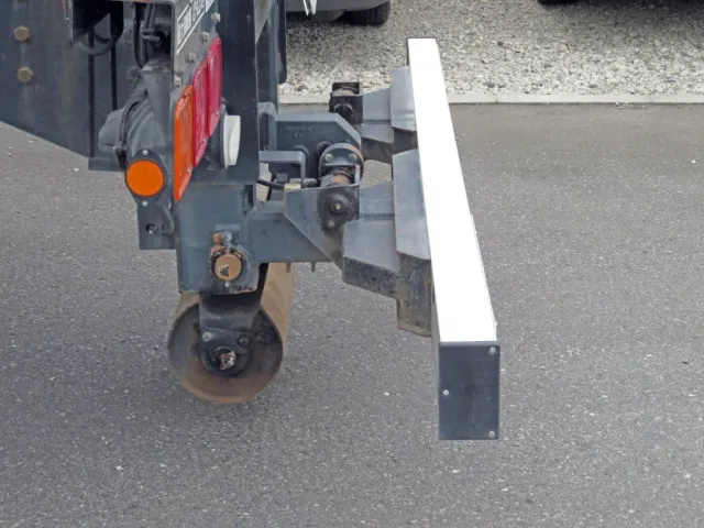 リアバンパーは格納式ですが作動不良です。（修理予定）|三菱 スーパーグレート 2KG-FV70HYの写真10