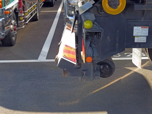 リアバンパーを格納した状態です。|三菱 スーパーグレート 2KG-FV70HYの写真11