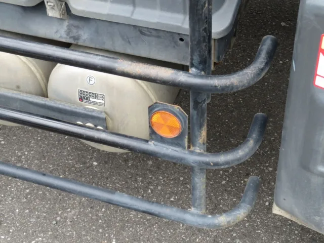 運転席側サイドバンパー前側にサビがあります。|三菱 スーパーグレート 2KG-FV70HYの写真35