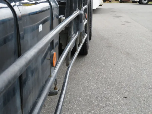 助手席側サイドバンパーに曲がりがあります。|三菱 スーパーグレート 2KG-FV70HYの写真43