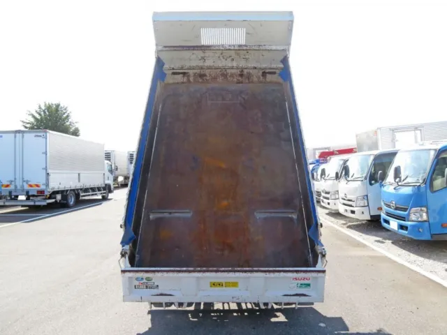 いすゞ エルフ 2PG-NPR88YN(2WD)の写真9