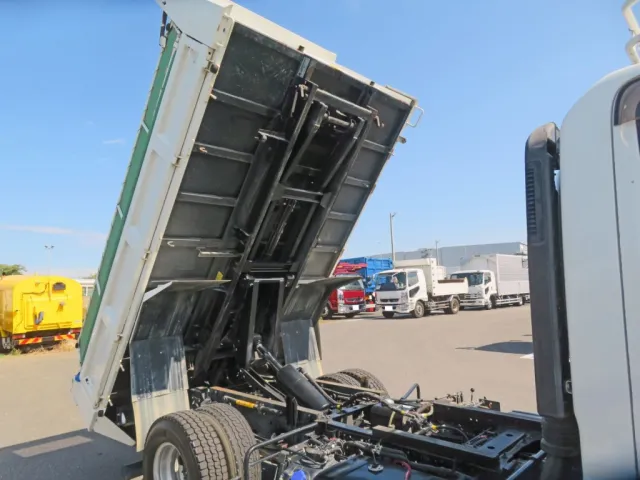 いすゞ エルフ 2PG-NPR88YN(2WD)の写真11