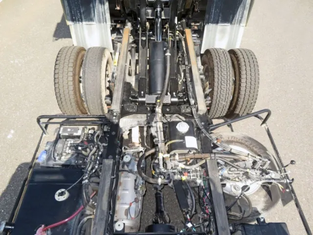 いすゞ エルフ 2PG-NPR88YN(2WD)の写真12