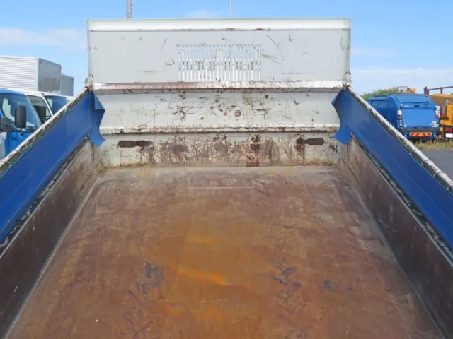 いすゞ エルフ 2PG-NPR88YN(2WD)の写真15