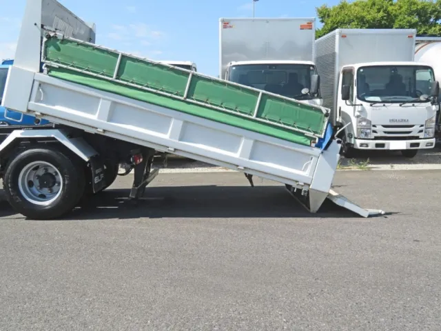 いすゞ エルフ 2PG-NPR88YN(2WD)の写真18