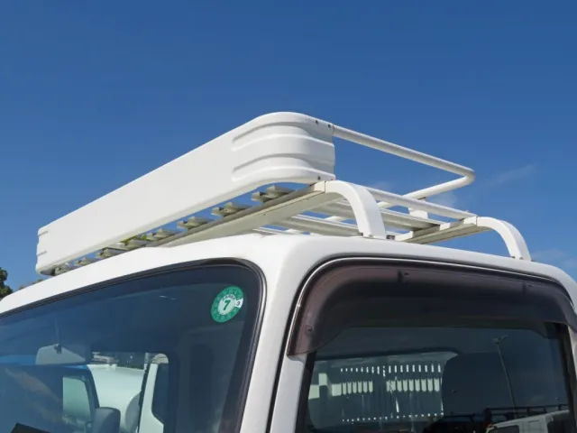 シートデッキ付きです。|いすゞ エルフ 2PG-NPR88YN(2WD)の写真24