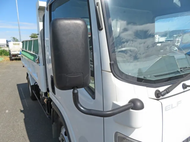 ミラーに細かいキズがあります。|いすゞ エルフ 2PG-NPR88YN(2WD)の写真27