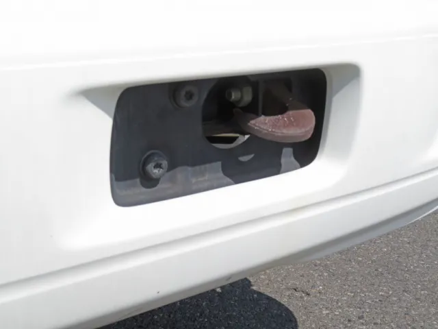 牽引フックにサビがあります。|いすゞ エルフ 2PG-NPR88YN(2WD)の写真31
