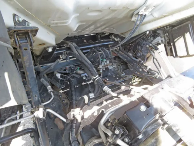 キャブ下にサビがあります。|いすゞ エルフ 2PG-NPR88YN(2WD)の写真47