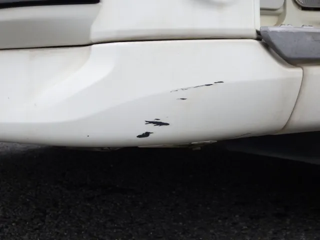 フロントバンパーの助手席側にキズがあります。|日野 プロフィア 2DG-FR1AHGの写真22