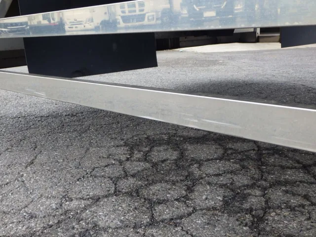 運転席側サイドバンパーにスレがあります。|日野 プロフィア 2DG-FR1AHGの写真31