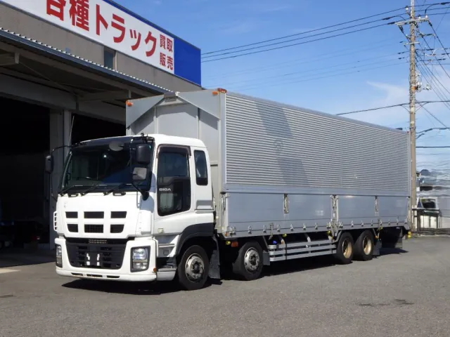 いすゞ ギガ QKG-CYJ77Aの写真1