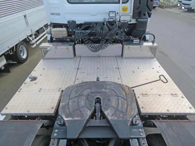 踊り場の状態です。|UDトラックス クオン 2PG-GK5AABの写真9