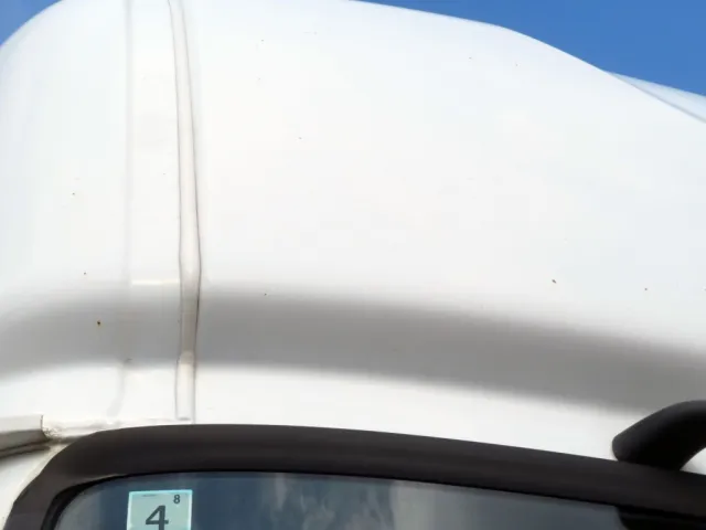 ルーフに小さいキズがあります。|UDトラックス クオン 2PG-GK5AABの写真17