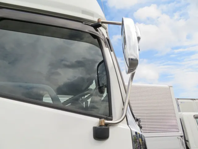 ミラーステーにサビがあります。|UDトラックス クオン 2PG-GK5AABの写真18