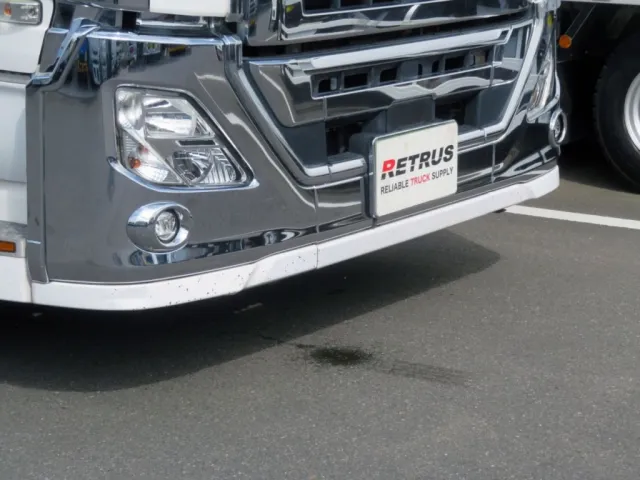 フロントバンパー下部にキズがあります。|UDトラックス クオン 2PG-GK5AABの写真25