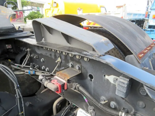 シャーシ・カプラガイドに曲がりがあります。|UDトラックス クオン 2PG-GK5AABの写真46