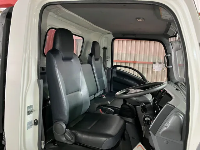 いすゞ エルフ TPG-NPR85AR(2WD)の写真5