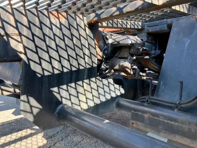 シャシの状態です。|トヨタ カゼット PB-XZU423(2WD)の写真7