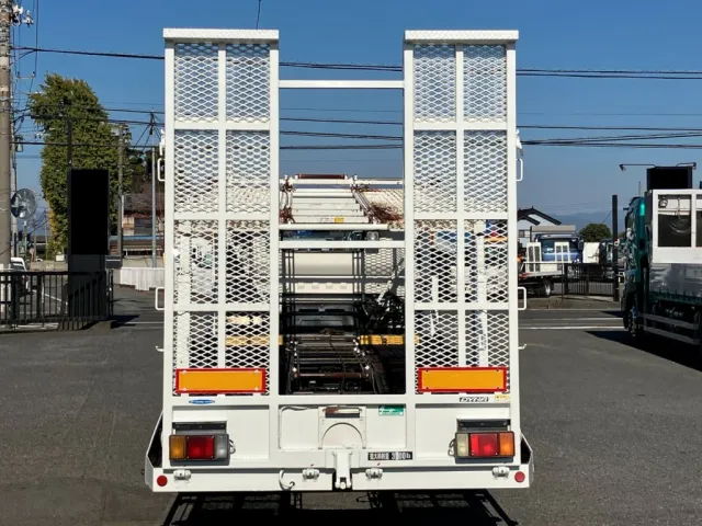 リヤ周りの状態です。歩みは塗装してあります|トヨタ カゼット PB-XZU423(2WD)の写真9