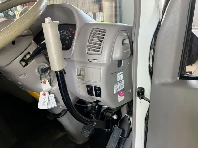 PTOの操作レバーの状態です。|トヨタ カゼット PB-XZU423(2WD)の写真27