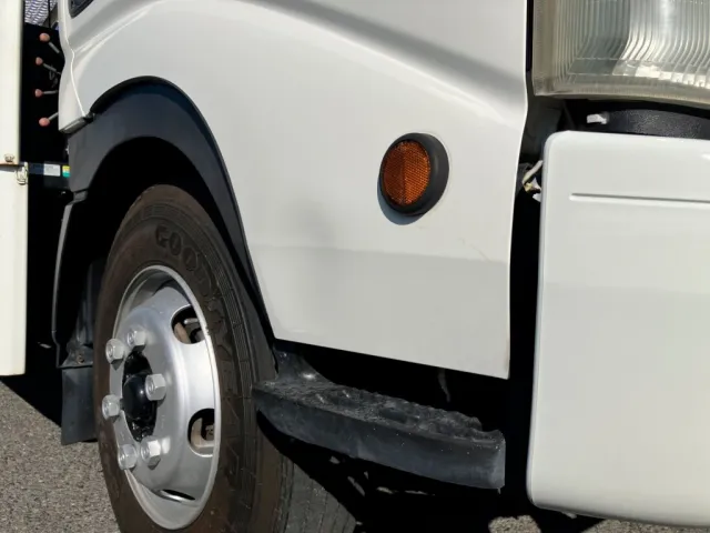 運転席側ドア下部に凹みがあります。|トヨタ カゼット PB-XZU423(2WD)の写真38