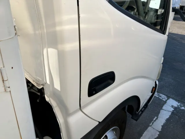 運転席側ドア端に小傷があります。|トヨタ カゼット PB-XZU423(2WD)の写真39