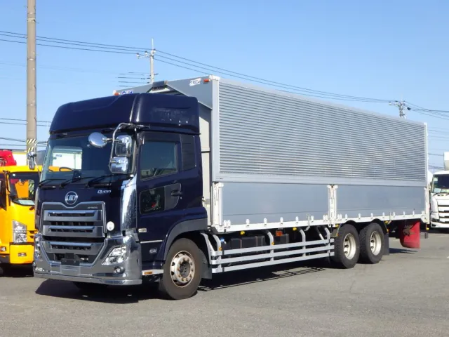 UDトラックス クオン 2PG-CD5CAの写真1