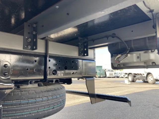 シャーシとネタの状態です。|日野 デュトロ TKG-XZC605M(2WD)の写真9