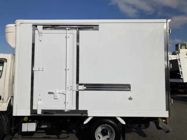 Sドアを閉めた状態です。|日野 デュトロ TKG-XZC605M(2WD)の写真28