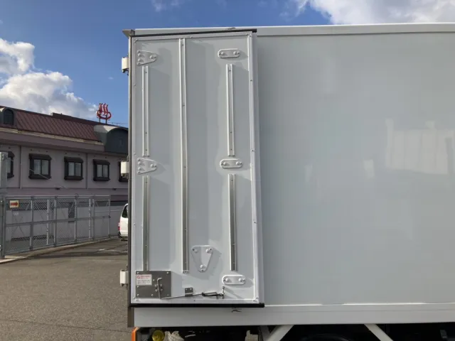 観音ドアの状態です。|日野 デュトロ TKG-XZC605M(2WD)の写真31