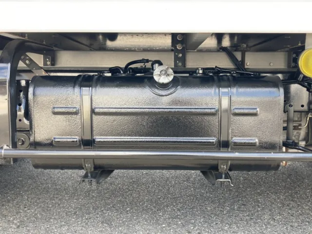 燃料タンクです。|日野 デュトロ TKG-XZC605M(2WD)の写真36