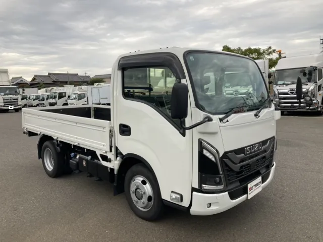 新型いすゞのエルフショート平ボデーです。|いすゞ エルフ 2RG-NJR88AF(2WD)の写真2
