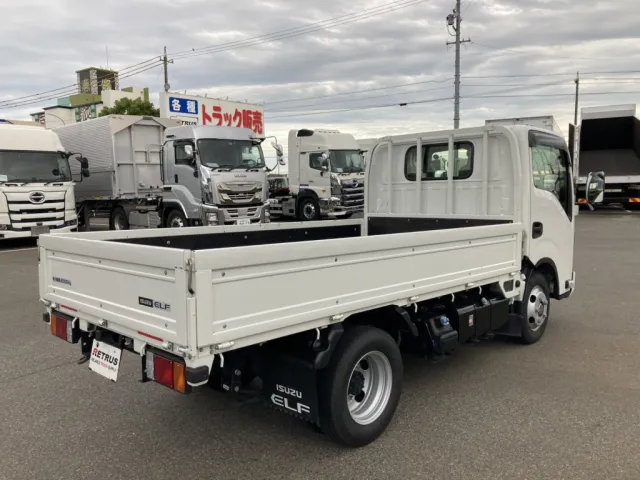 いすゞ エルフ 2RG-NJR88AF(2WD)の写真4