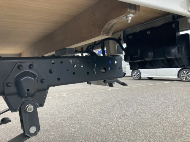 シャーシとネタの状態です。|いすゞ エルフ 2RG-NJR88AF(2WD)の写真7