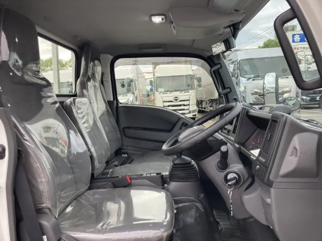 車内です。|いすゞ エルフ 2RG-NJR88AF(2WD)の写真10