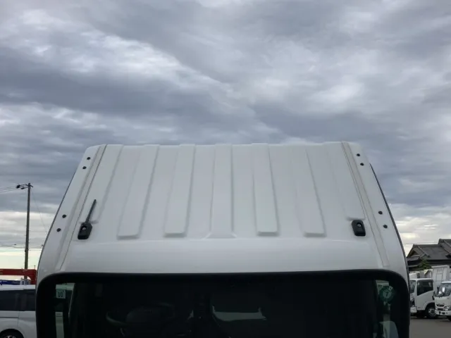 ルーフの状態です。|いすゞ エルフ 2RG-NJR88AF(2WD)の写真25