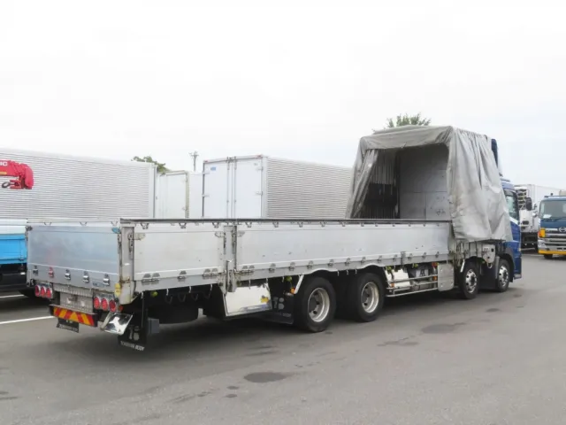 UDトラックス クオン 2PG-CG5CAの写真4