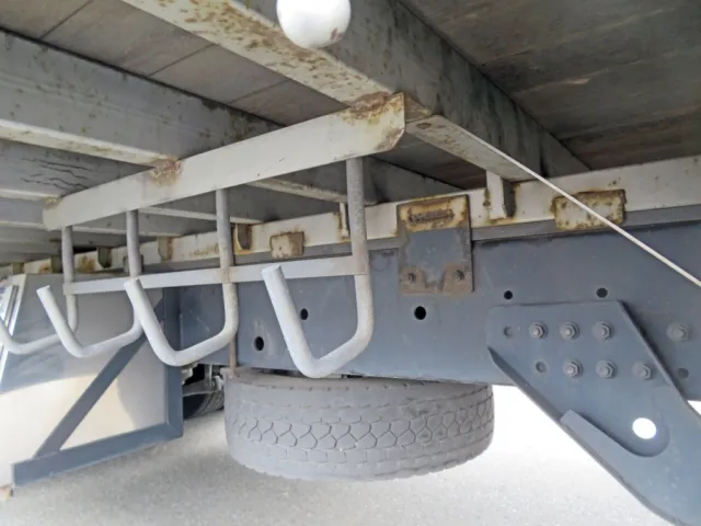 シャーシとネタの状態です。（縦ネタ・横ネタは鉄製です）　※サビ箇所があります。|UDトラックス クオン 2PG-CG5CAの写真7