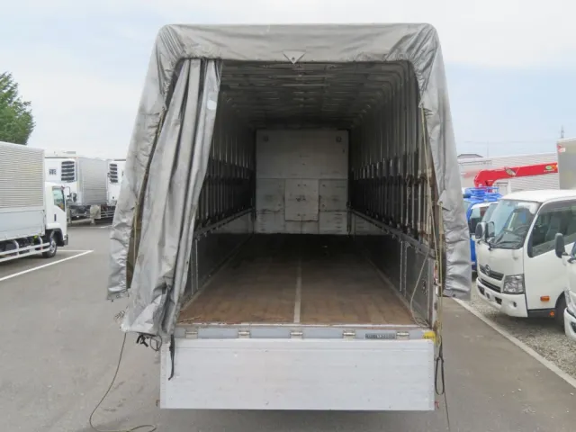 UDトラックス クオン 2PG-CG5CAの写真8