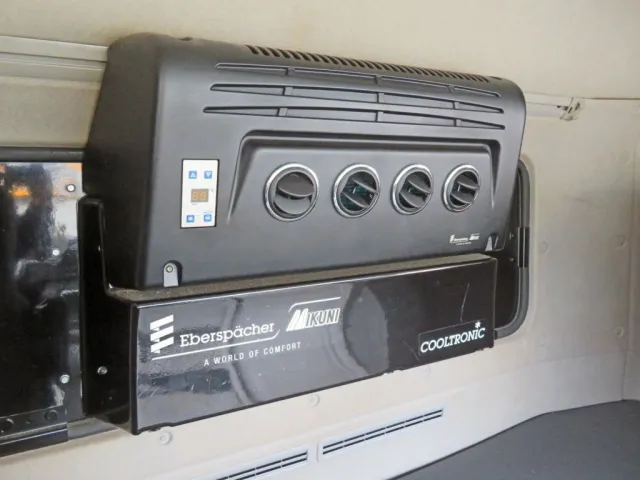 アイドリングストップ用クーラー付きです。|UDトラックス クオン 2PG-CG5CAの写真16