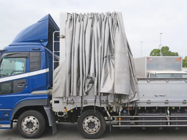 アコーディオンを前方に移動した状態です。|UDトラックス クオン 2PG-CG5CAの写真17