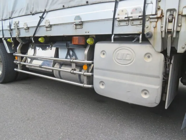 サイドバンパー・サイドバンパーステー・丁番・セイコーラックはステンレス製です。|UDトラックス クオン 2PG-CG5CAの写真19