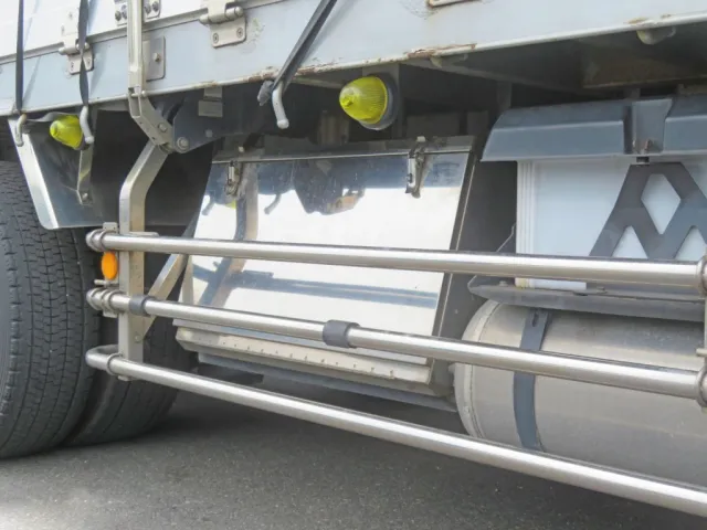 工具箱はステンレス製です。|UDトラックス クオン 2PG-CG5CAの写真20