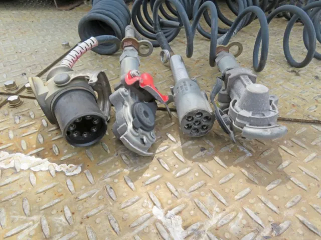 コネクターです。|いすゞ ギガ QDG-EXZ52AJの写真11