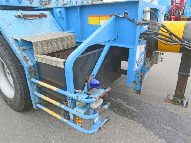 サイドバンパー・物入・リアフェンダーにサビがあります。|トレクス  PTB211AFの写真28