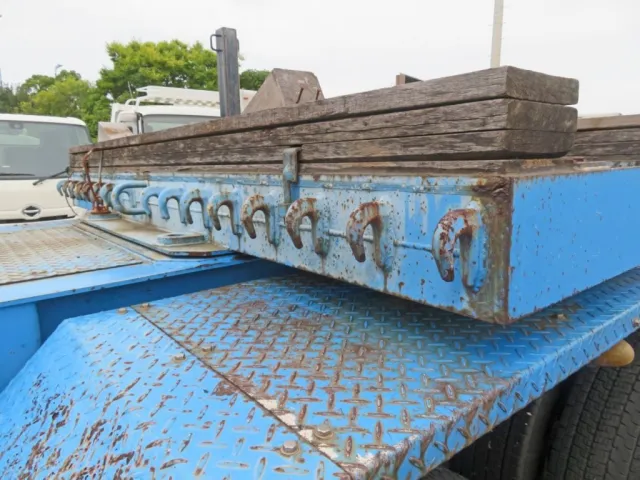 ターンテーブル前方側にサビ・キズがあります。|トレクス  PTB211AFの写真32