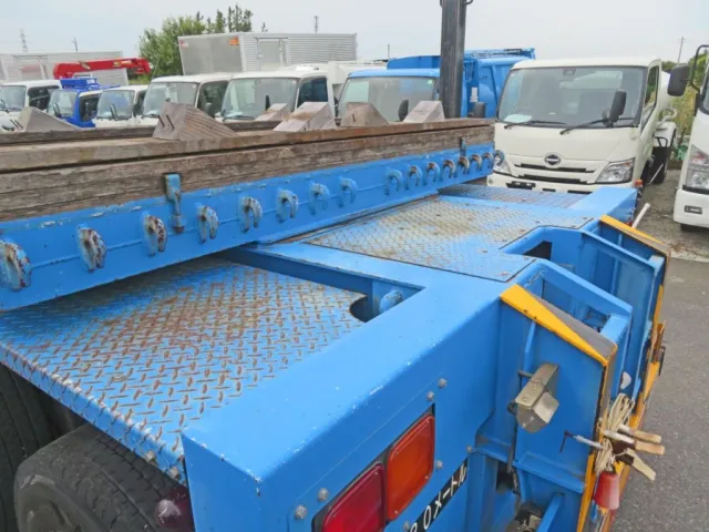 ターンテーブル後方側にサビ・キズがあります。※床面に軽いサビがあります。|トレクス  PTB211AFの写真33